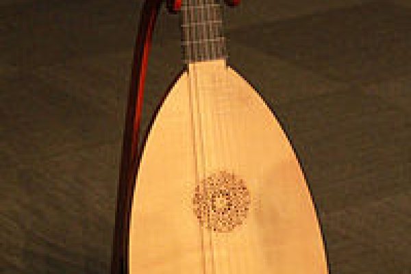 200px-Lute_(by_Princess_Ruto,_2013-02-11)